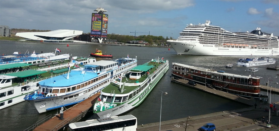 Amsterdam and IJmuiden to welcome high cruise numbers in 2015